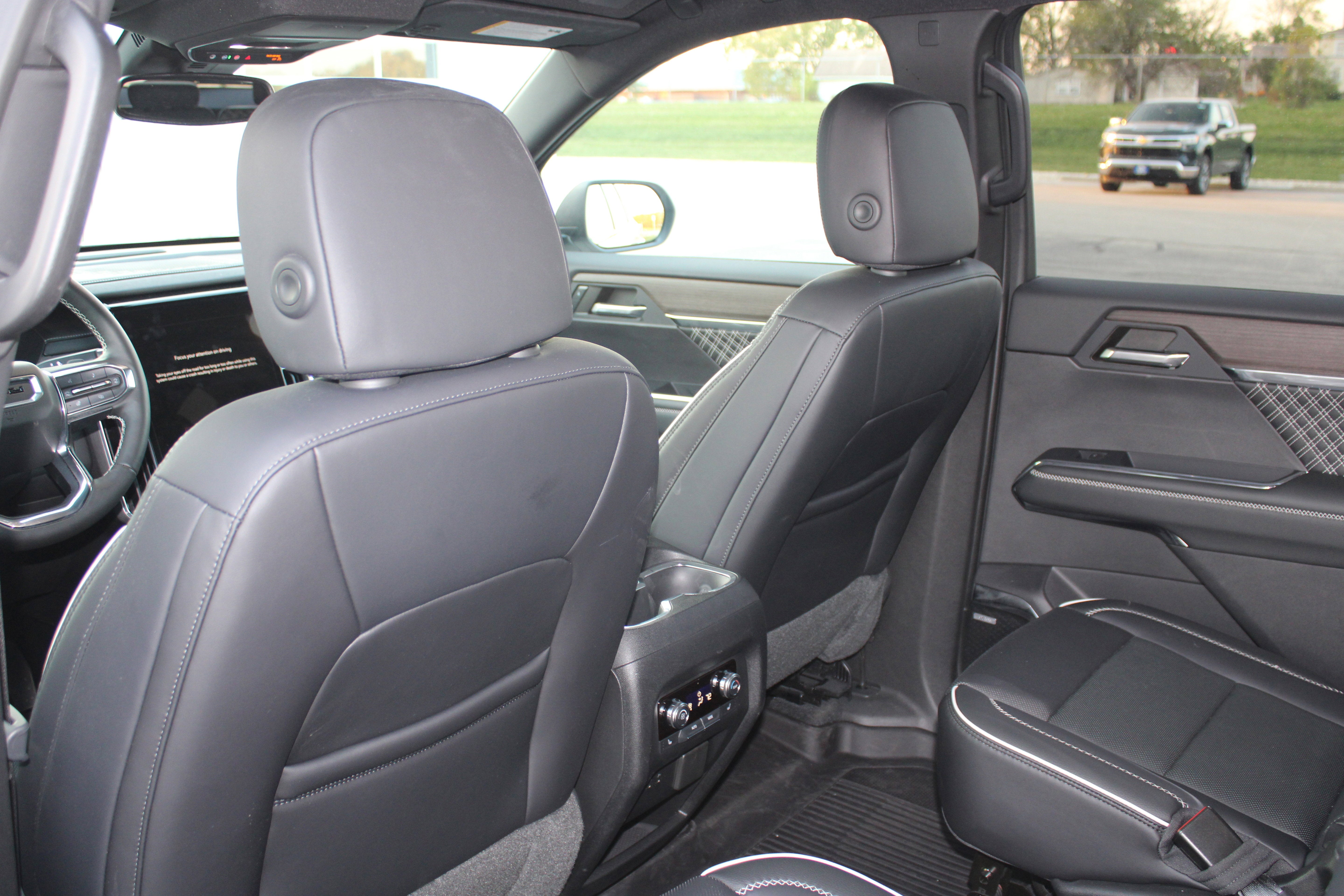 2024 GMC Acadia Denali