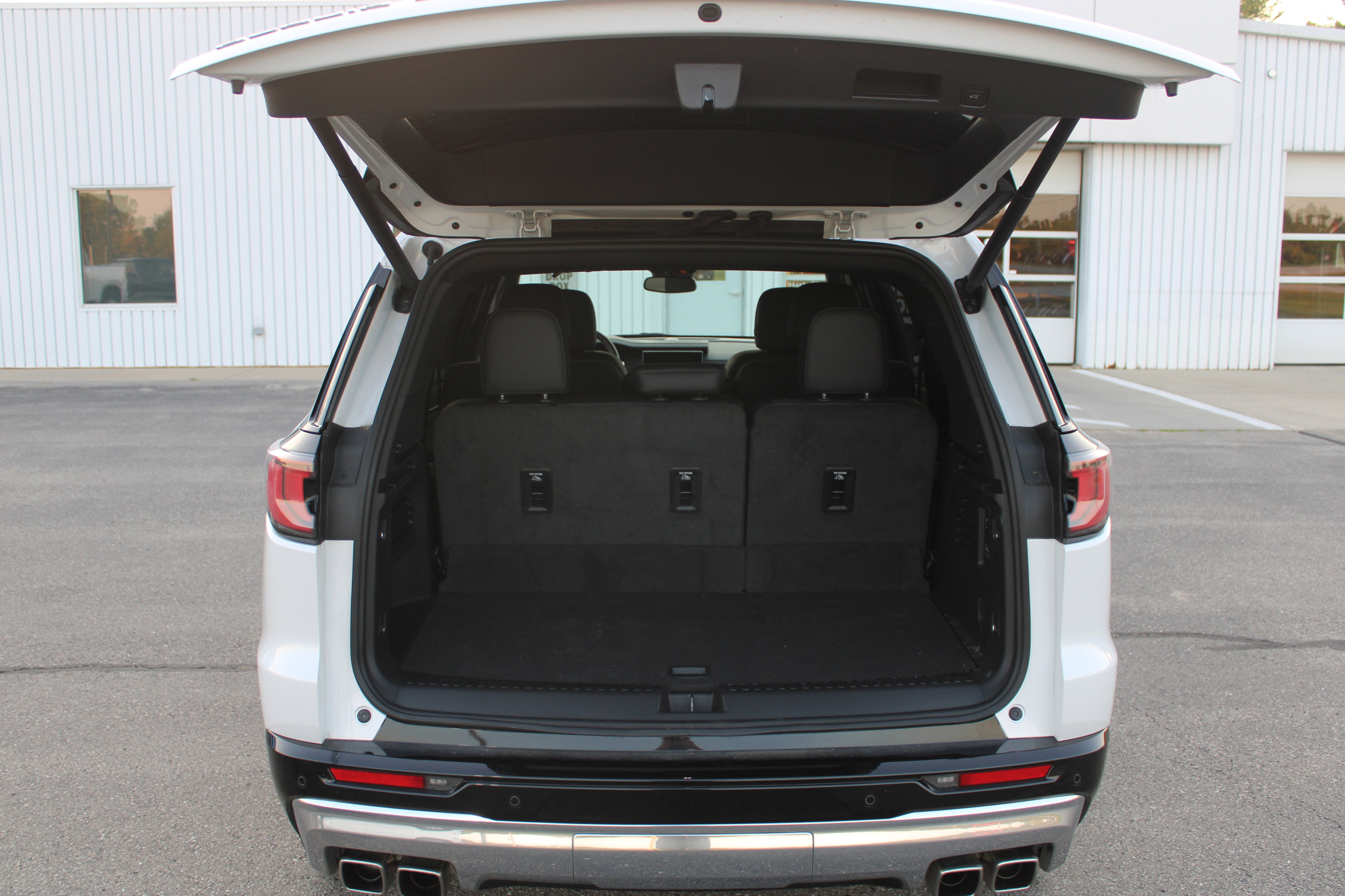 2024 GMC Acadia Denali