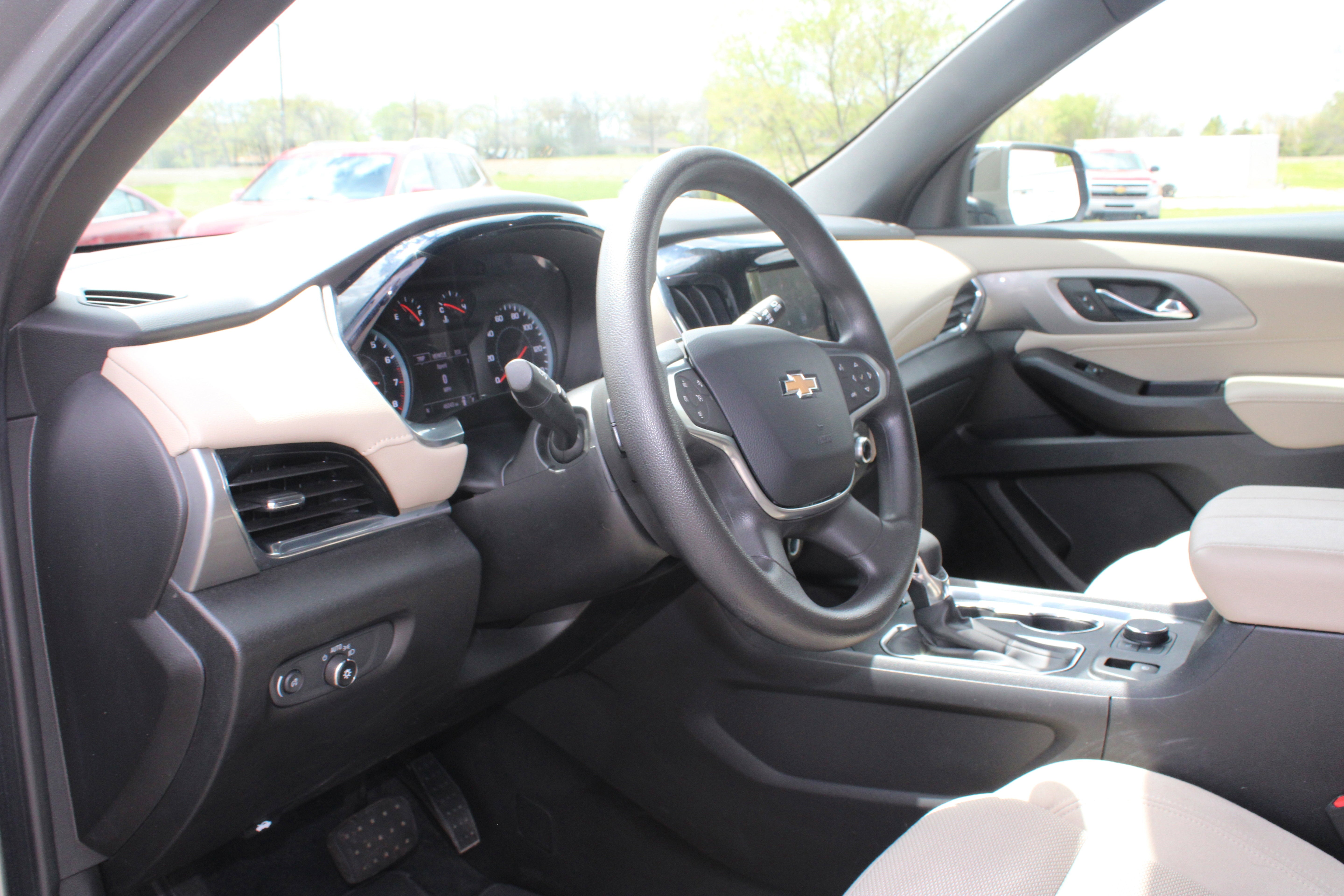 2023 Chevrolet Traverse LS