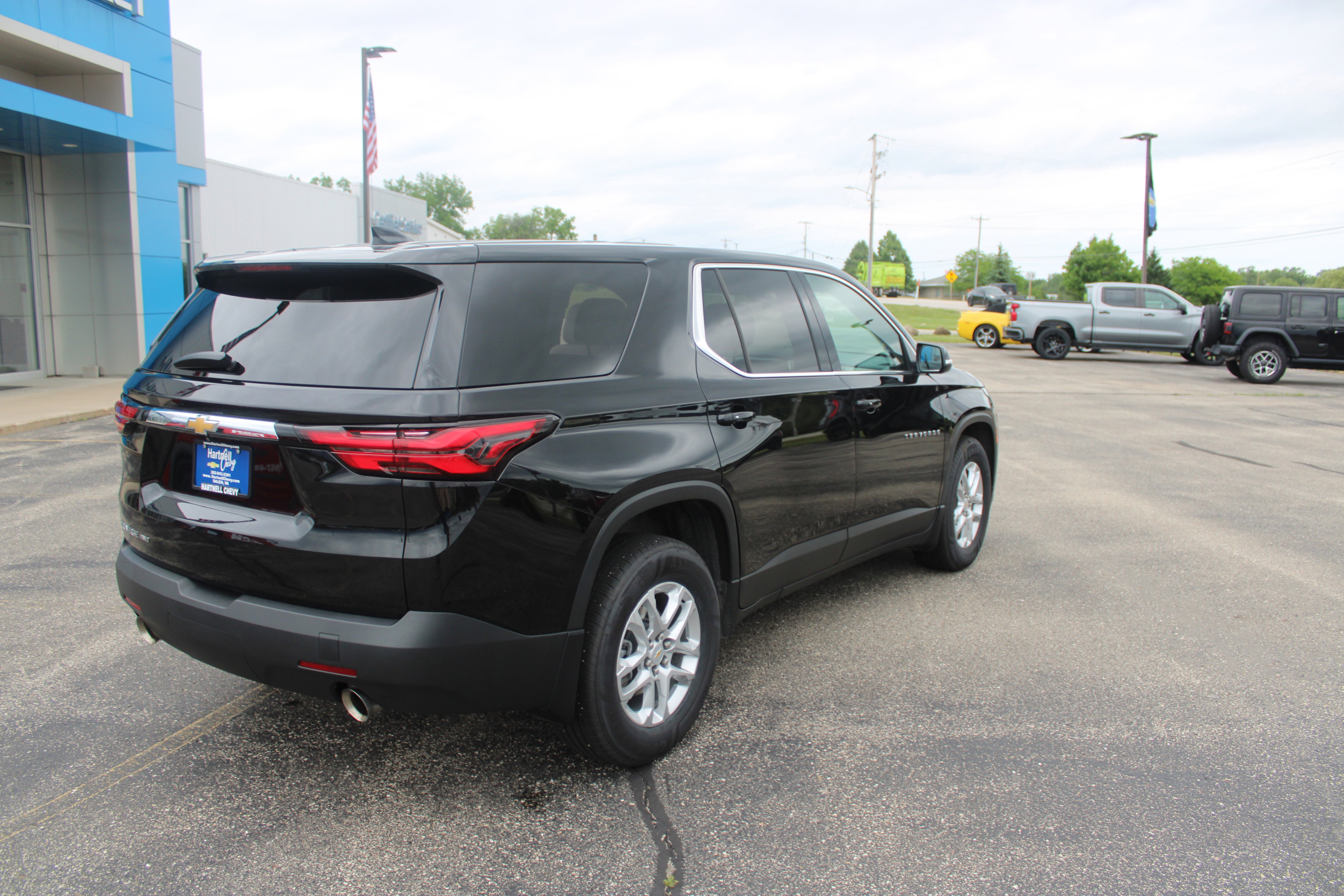 2023 Chevrolet Traverse LS