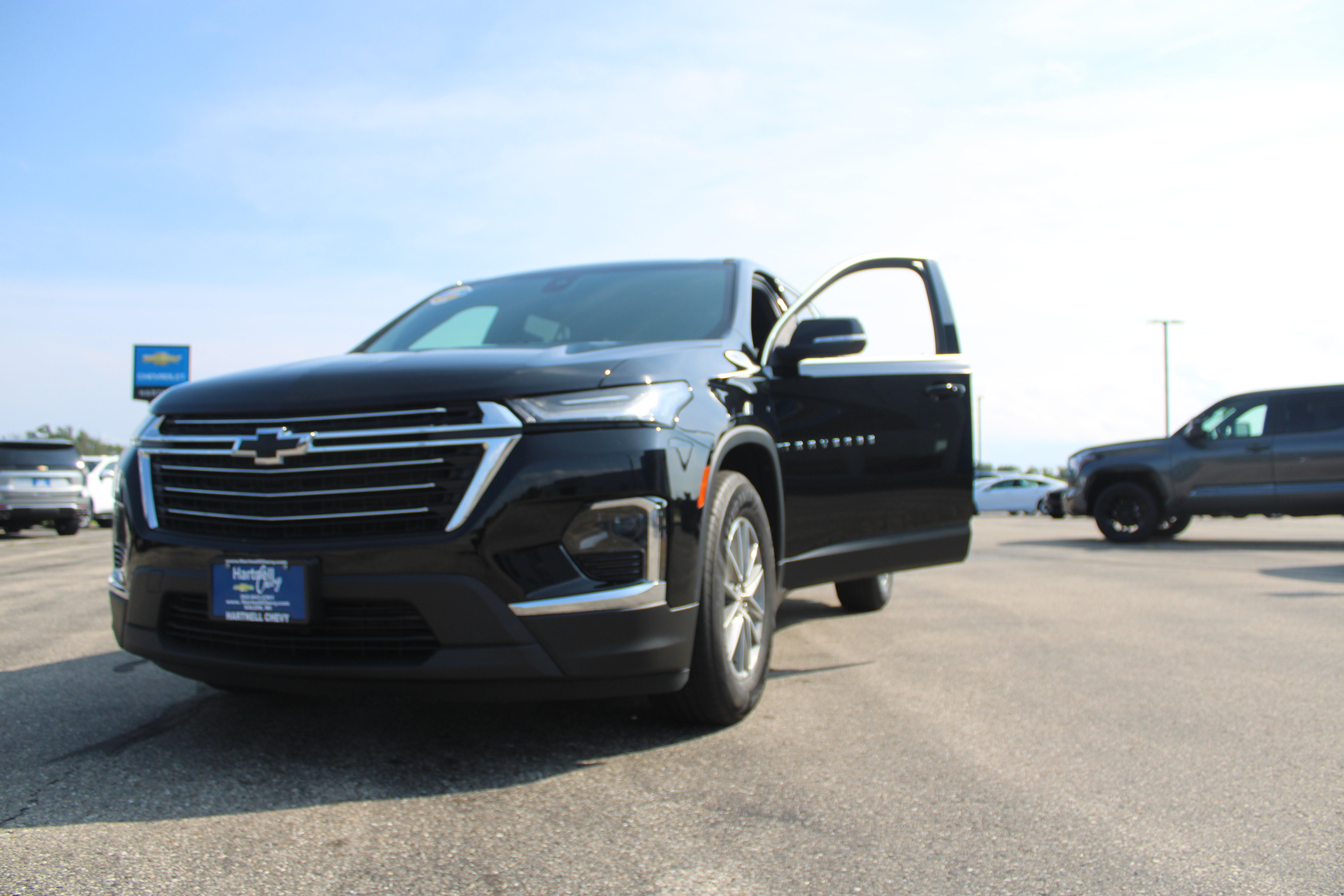 2023 Chevrolet Traverse LT Cloth