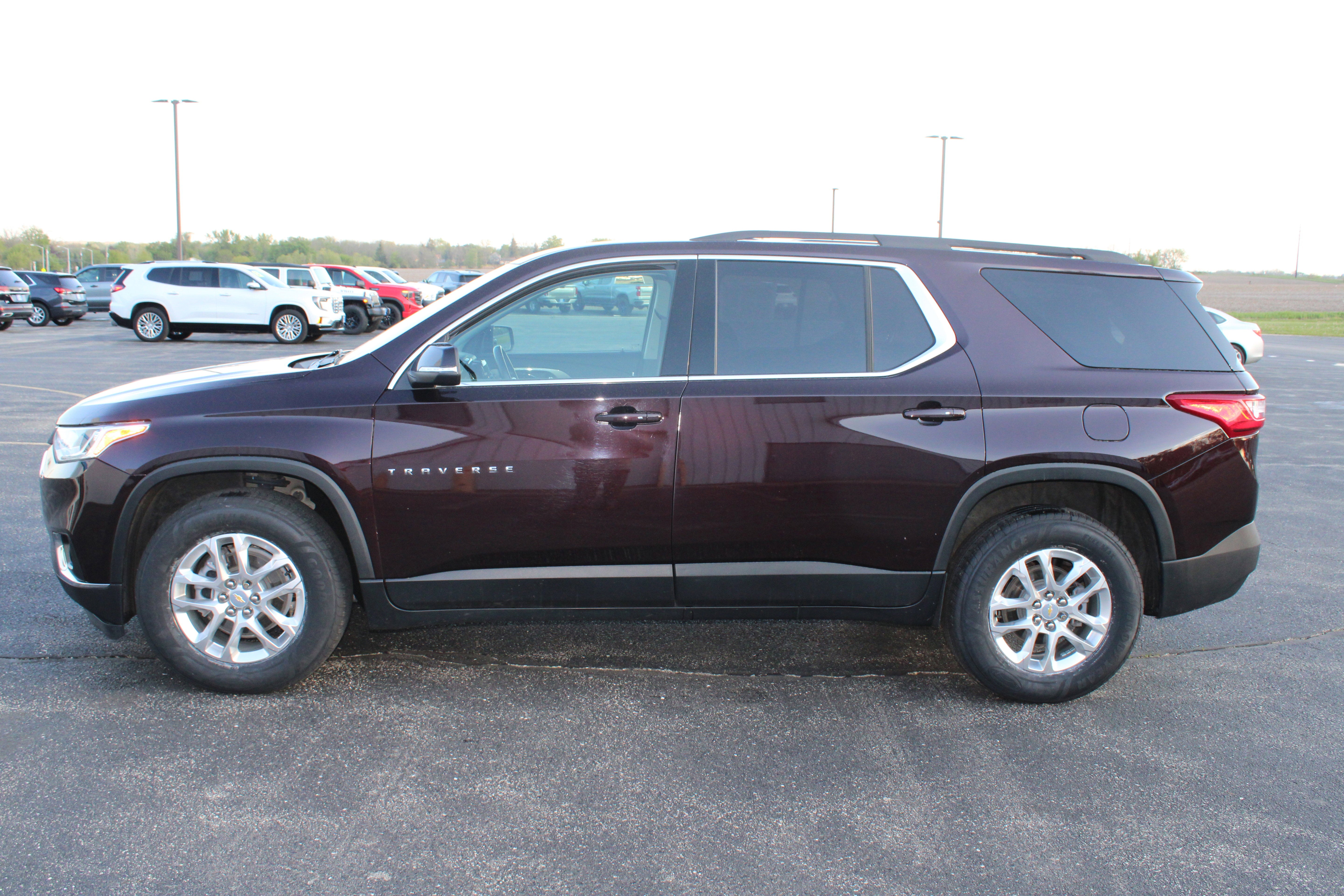 2021 Chevrolet Traverse LT Leather