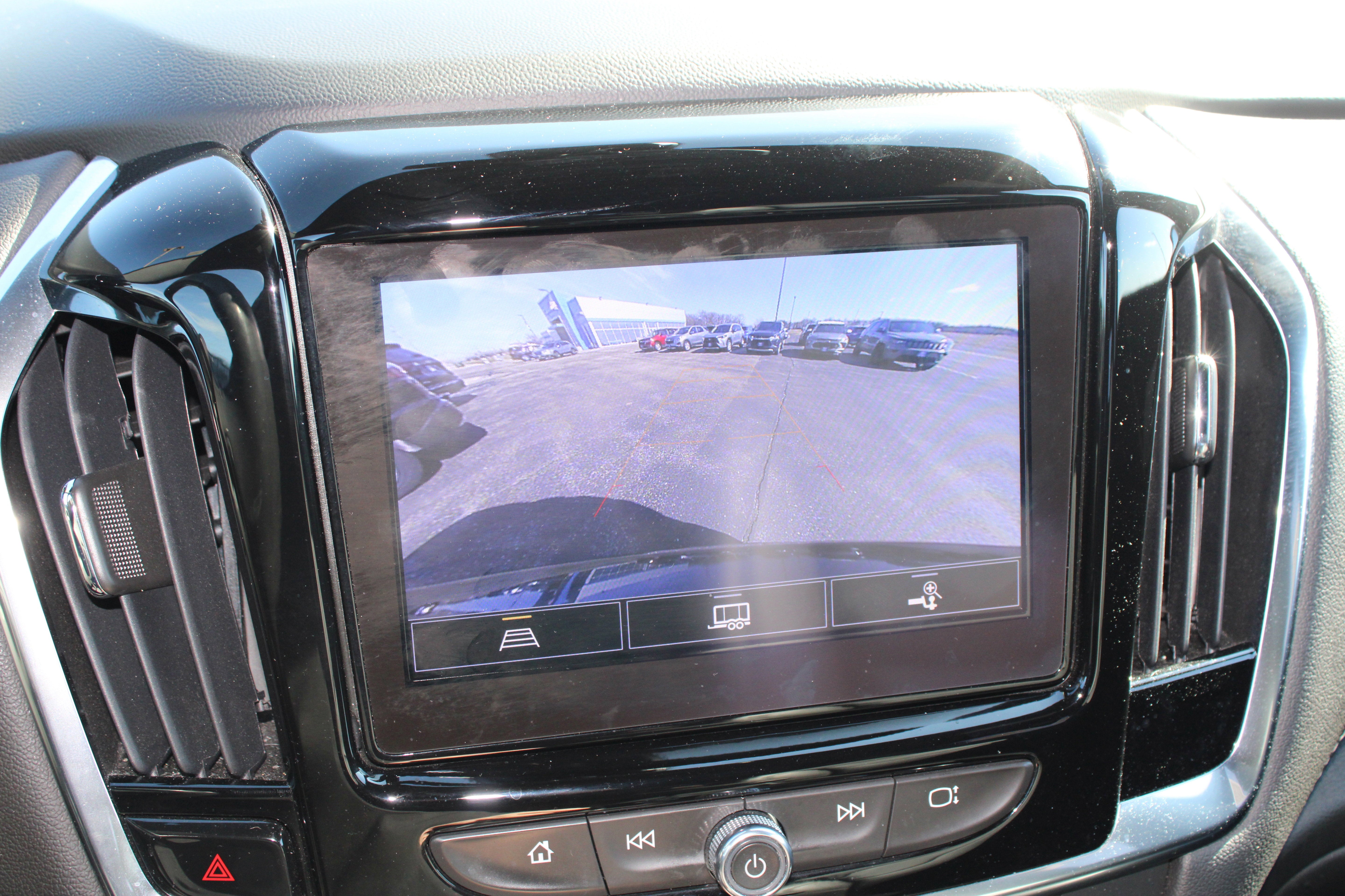 2022 Chevrolet Traverse LT Leather