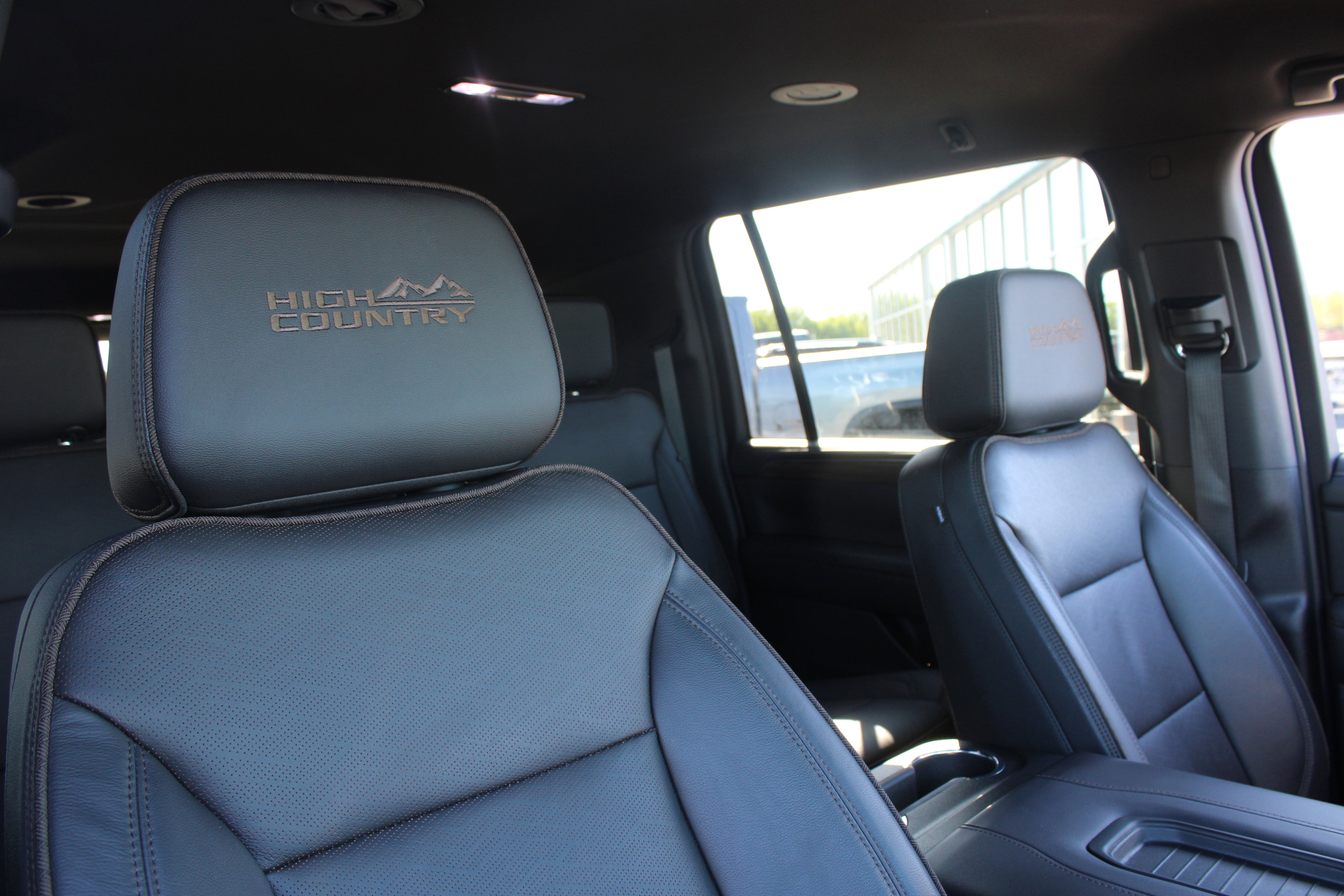 2022 Chevrolet Suburban High Country