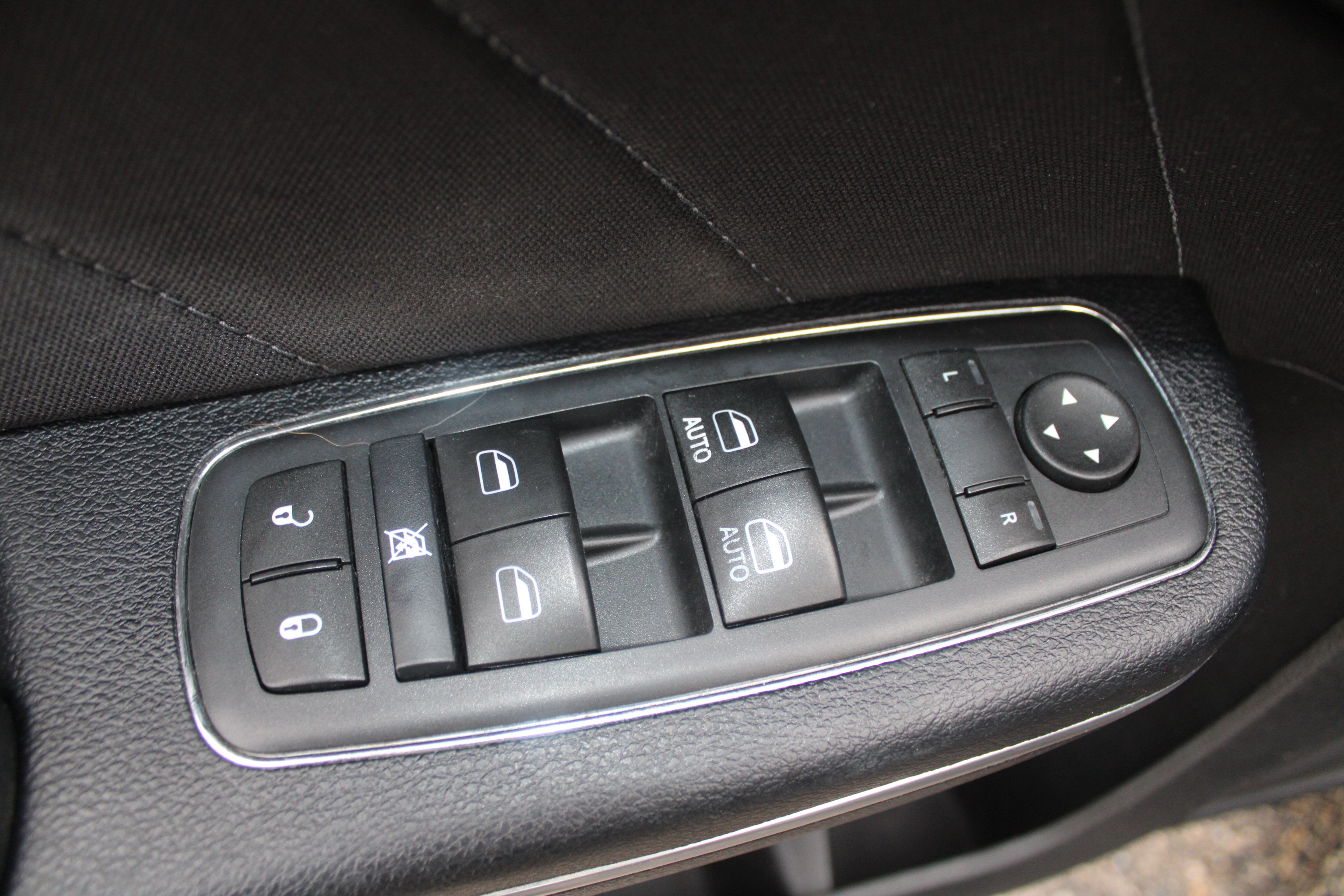 2015 Dodge Charger SXT