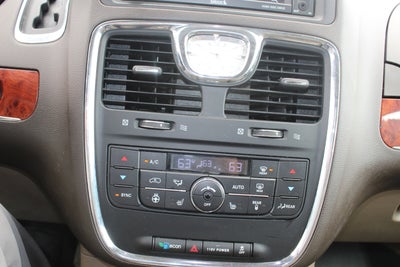 2015 Chrysler Town & Country Touring