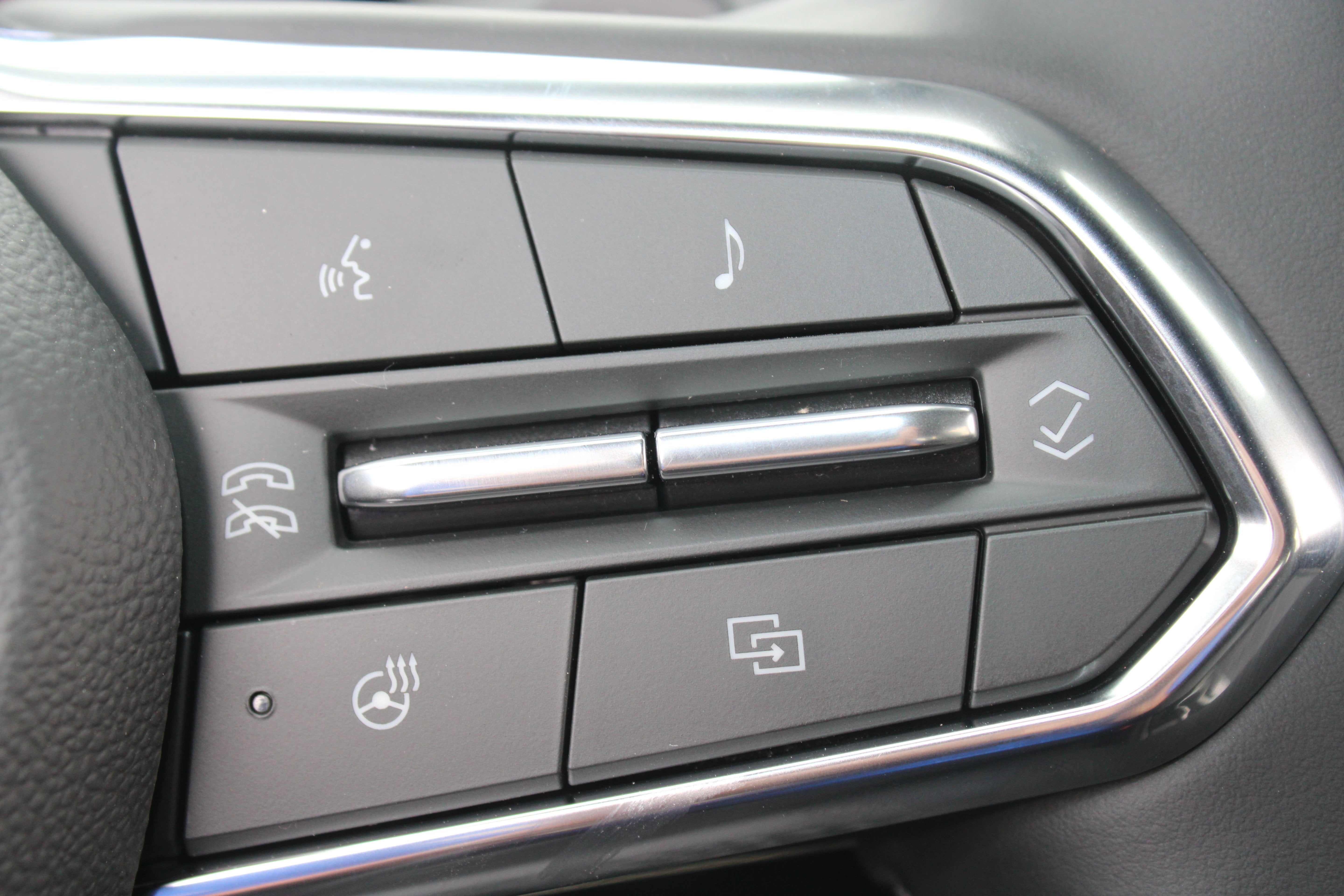 2027 Chevrolet Equinox LT - Photo 28
