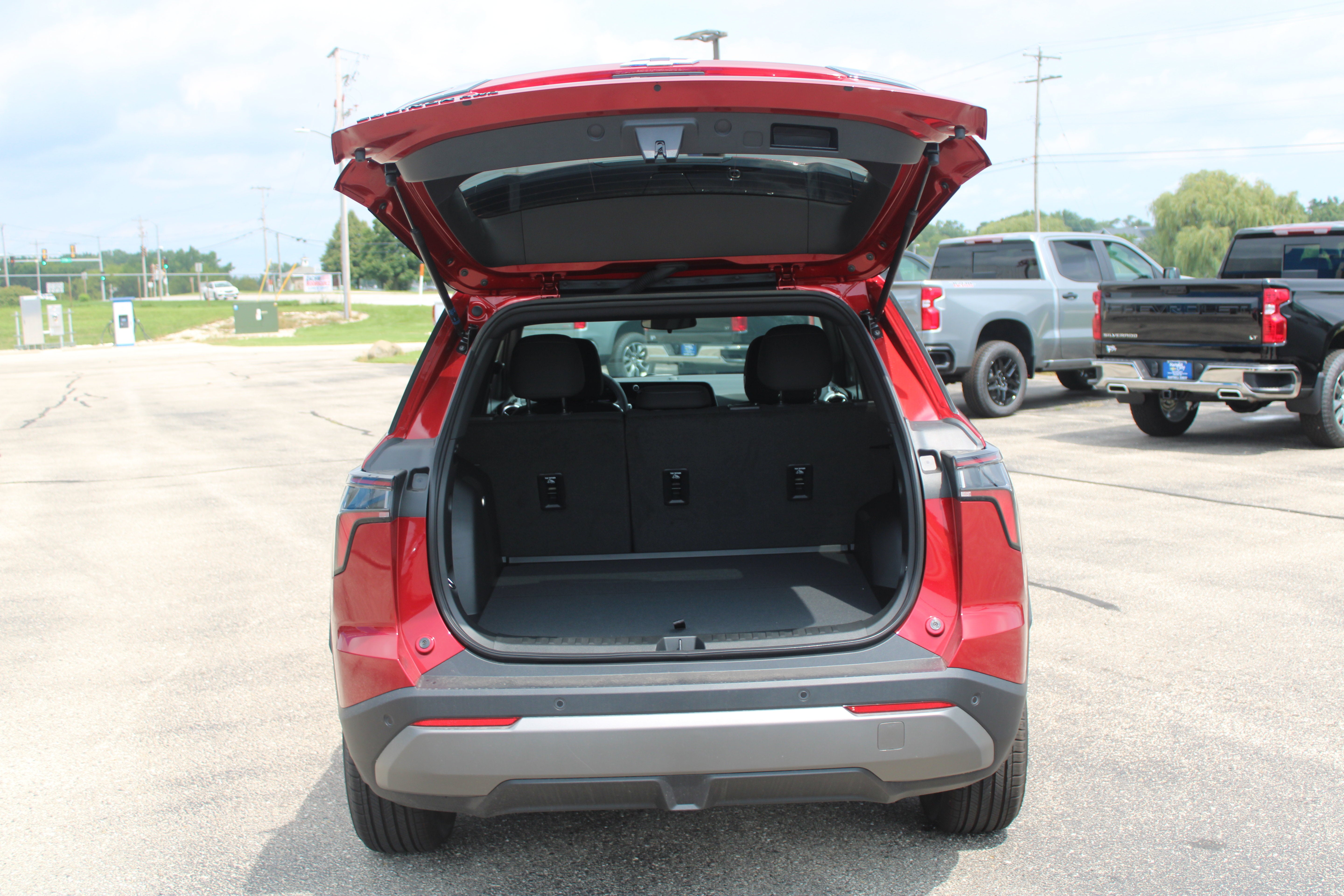 2027 Chevrolet Equinox LT - Photo 6